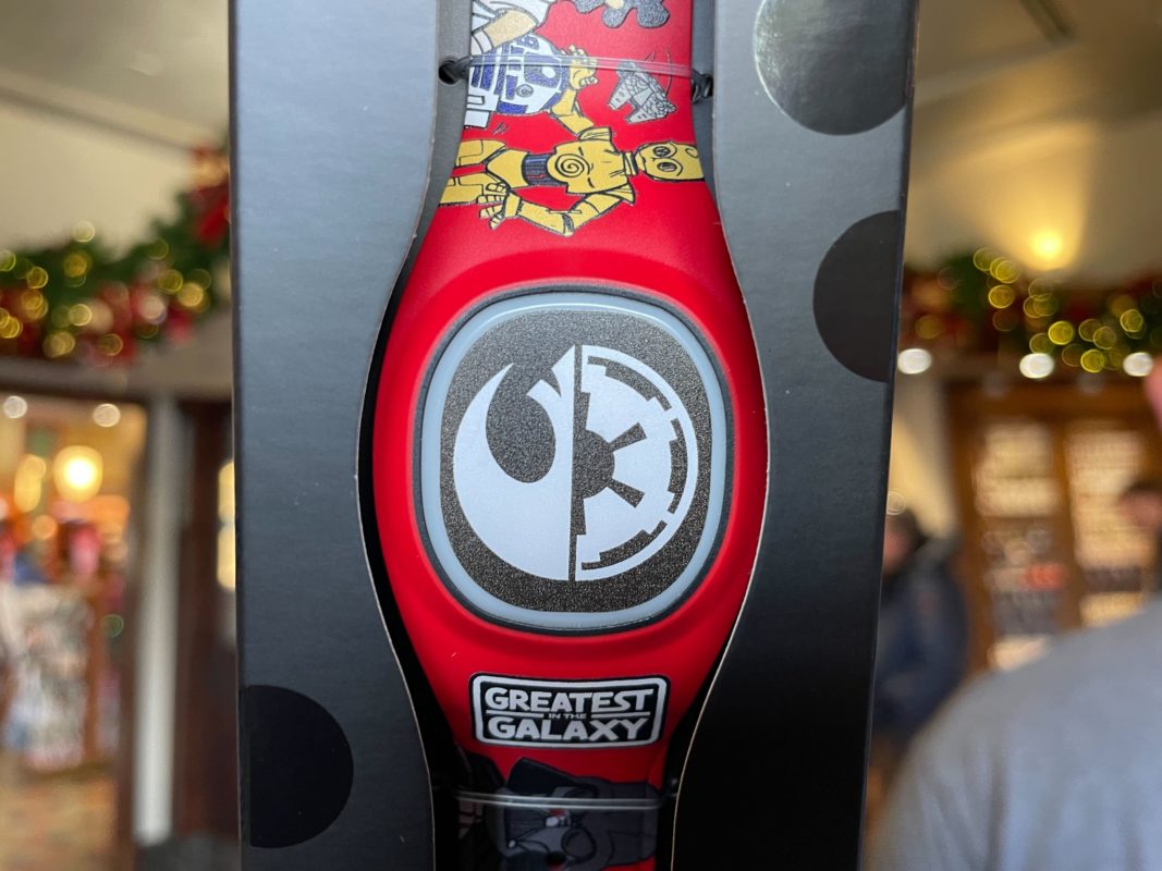 WDW-DHS-Star-Wars-MagicBand-Greatest-in-the-Galaxy-4.jpg